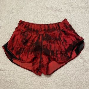 lululemon hotty hot shorts 2’5”